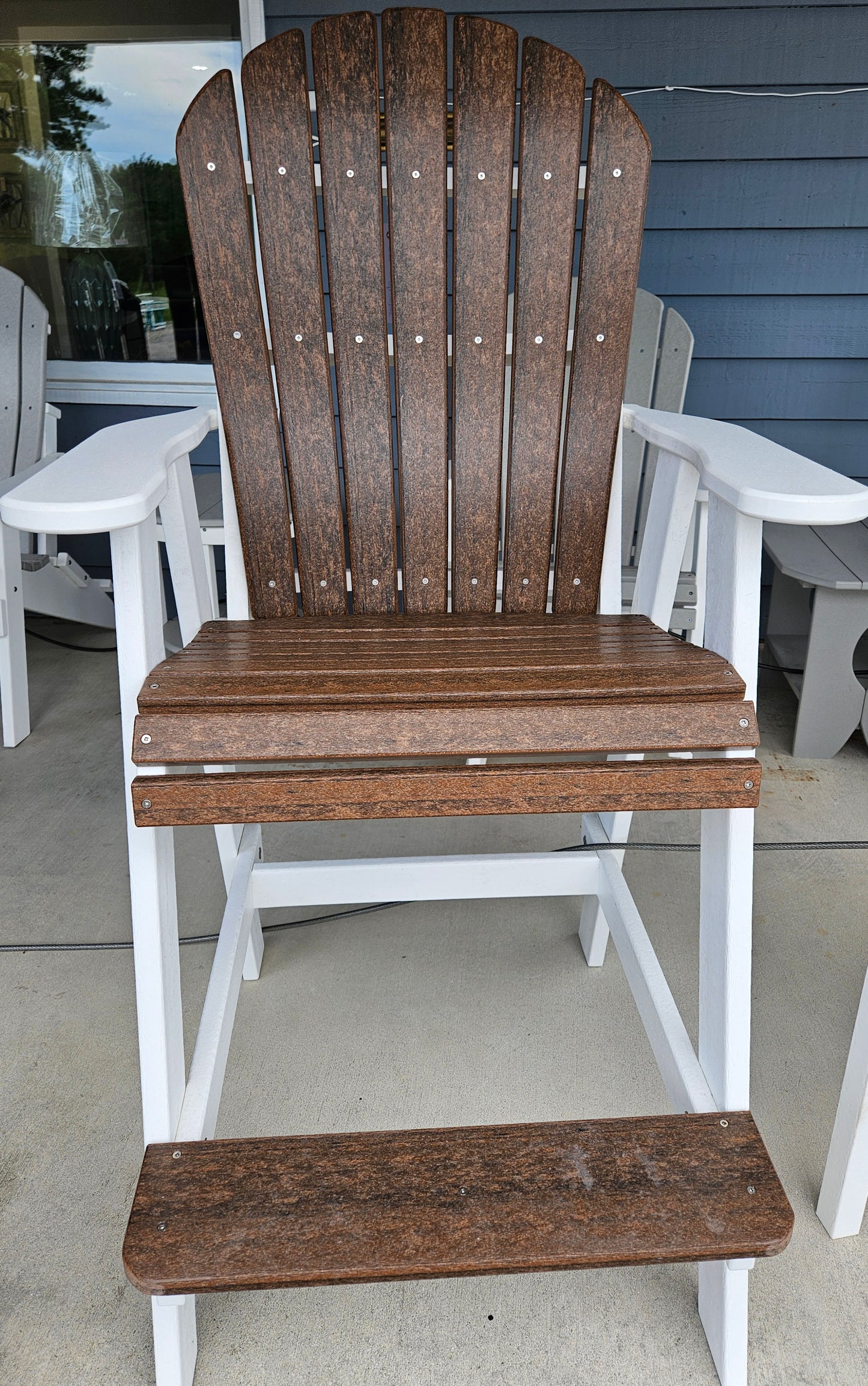 Tru180 Two Bar Chairs W/Lumbar and Side table