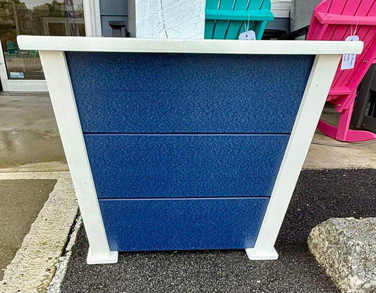 Beaver Dam Square Planter