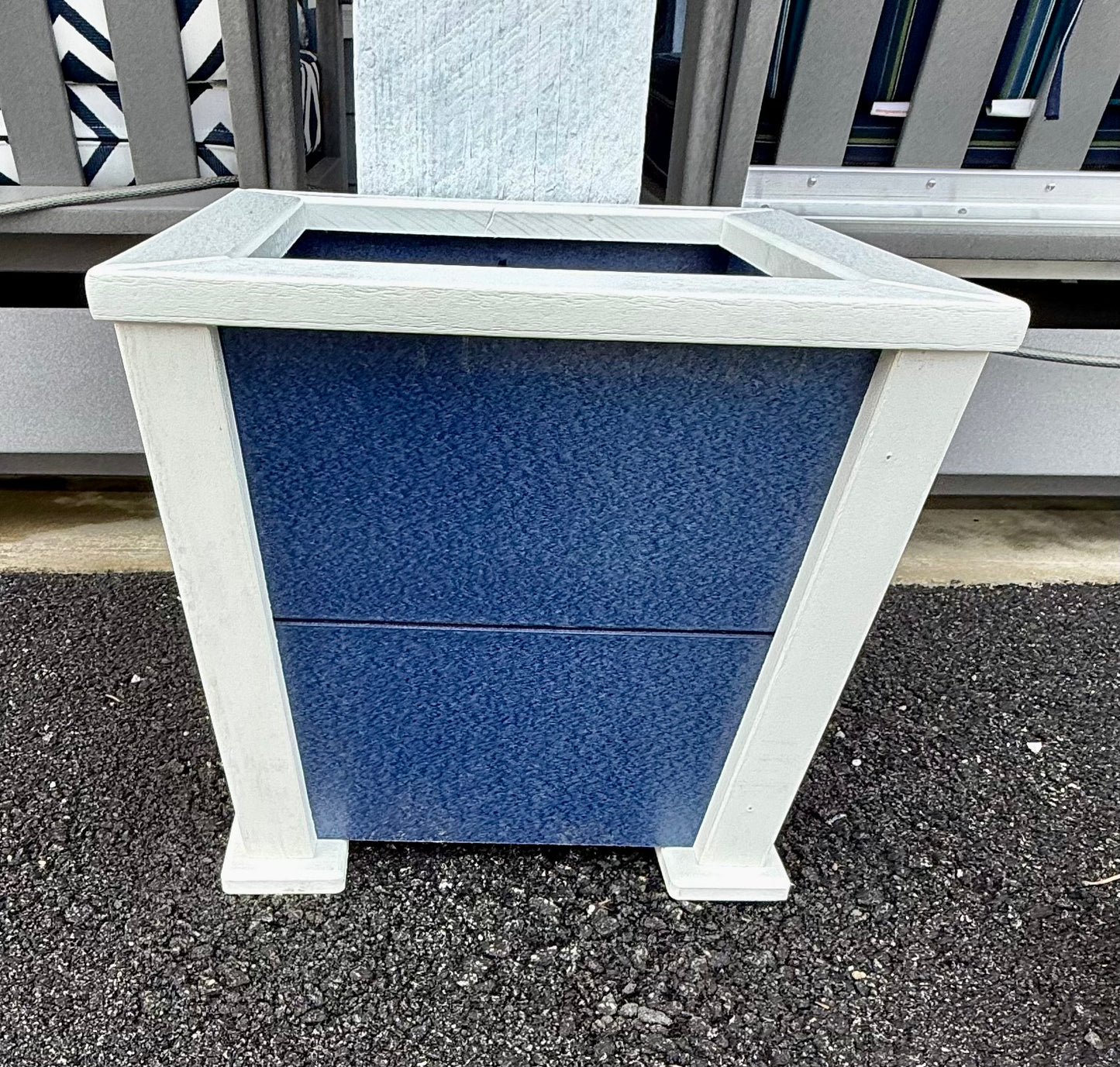 Beaver Dam Square Planter