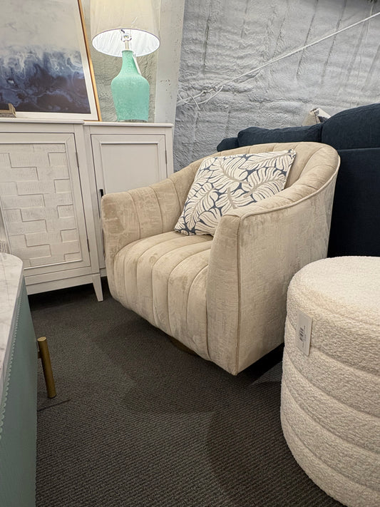 Penzlin Swivel Accent Chair