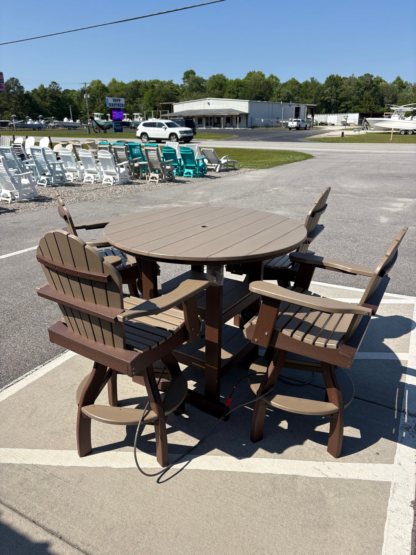 Backyard Designs 48" Bar table w/4 swivel chairs