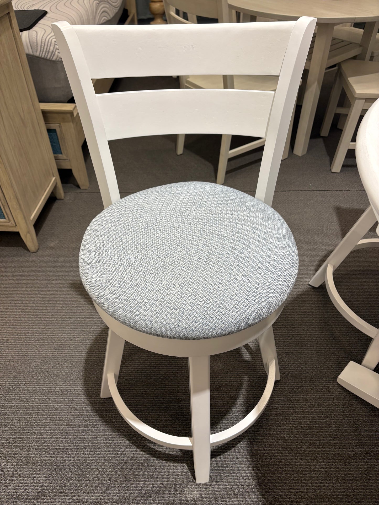 Hampton Counter Table w/ 4 Upholstered Swivel Stools