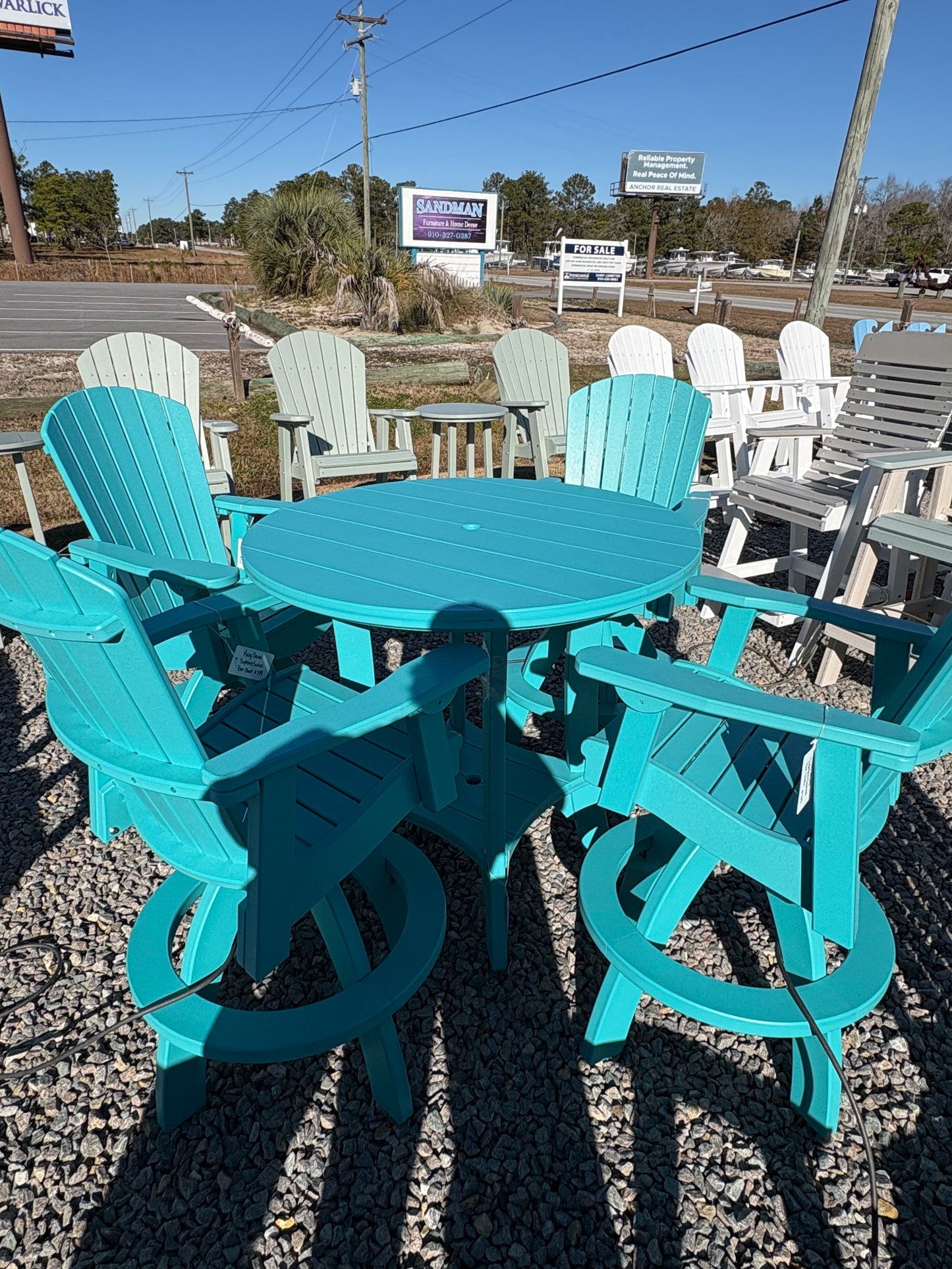43" Round Serenity Table w/4 Supreme Swivel Chairs