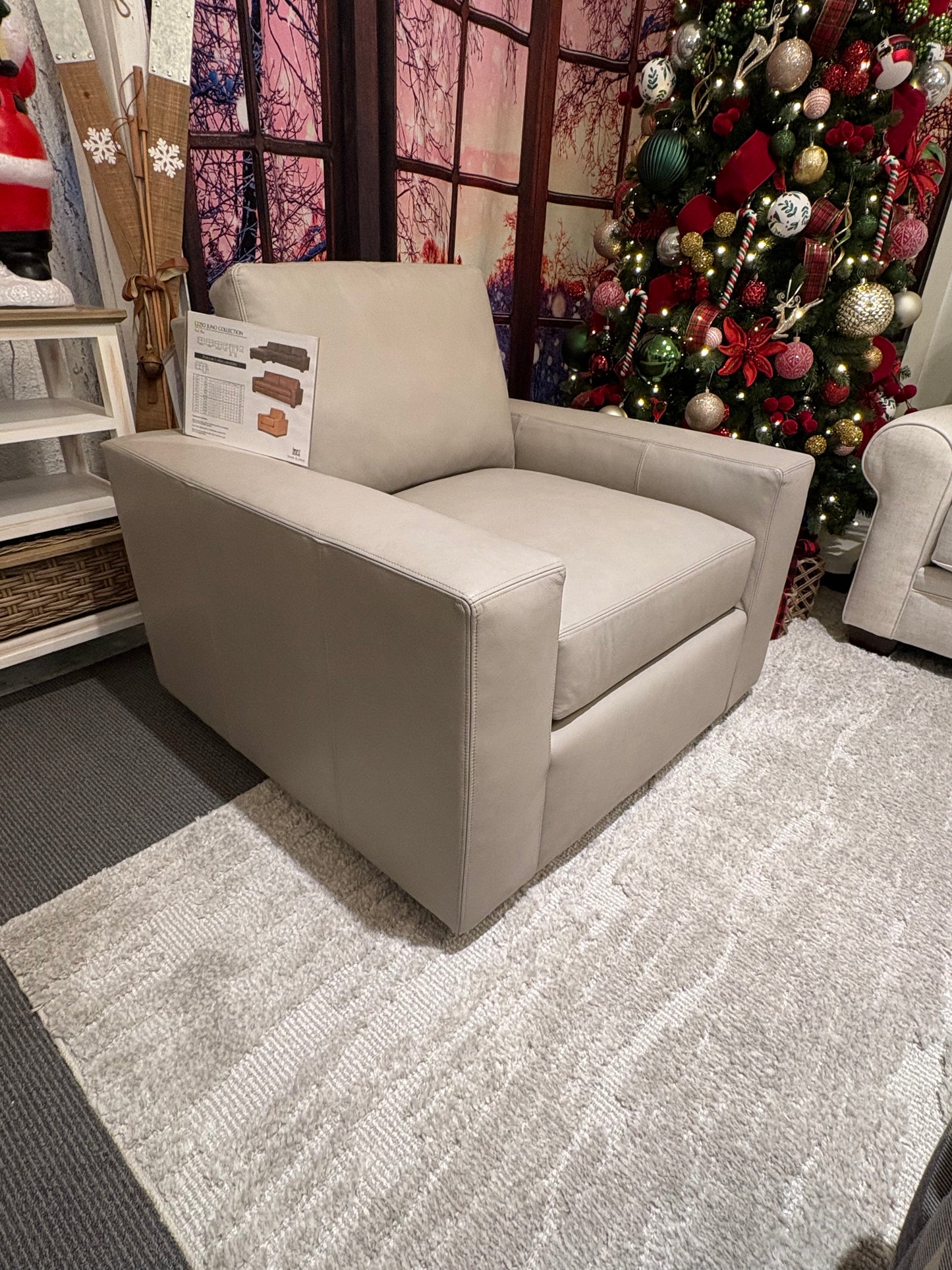 Juno Swivel Chair