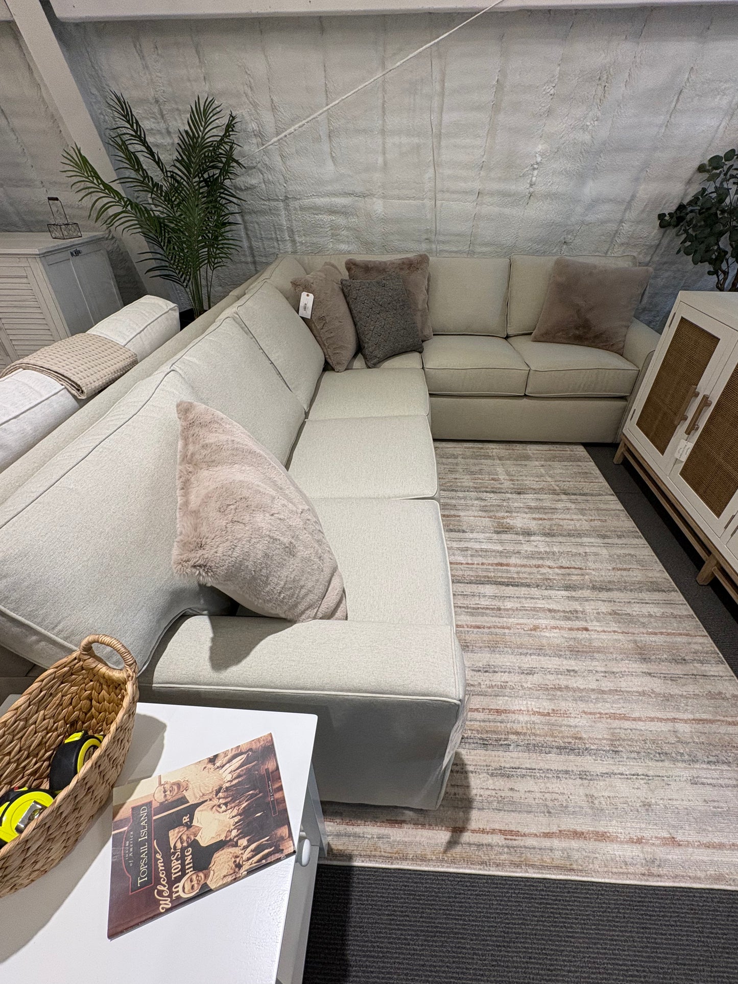 Leigh Sectional