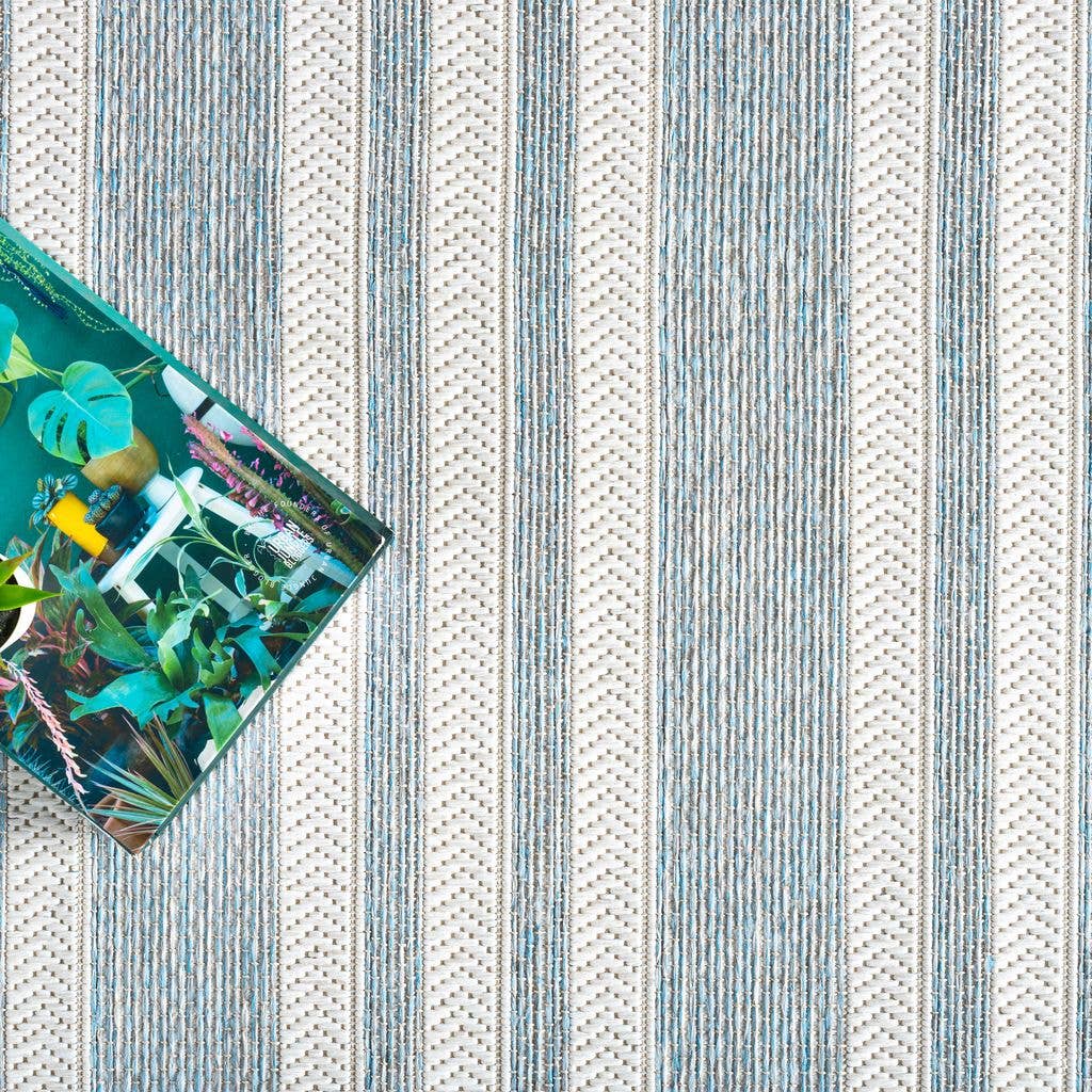 Ocean Blue Horizontal Striped Indoor/Outdoor Rug: 5'3" x 7'6"